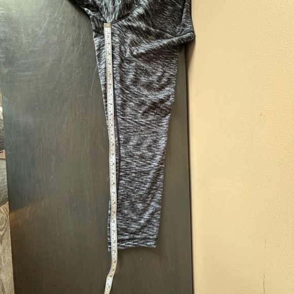 Lululemon Sz 8 Wunder Under Crop (Hi-Rise) Dramatic Static White Black - Picture 11 of 11